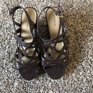 Kelly & Katie wedge sandals size 8.5